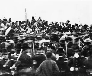 Abraham Lincoln Gettysburgin osoitteessa, 1863 bw valokuvan yksityiskohta numerosta 498479